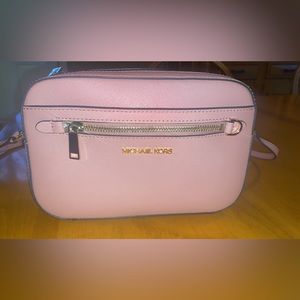 Micheal kors rose gold cross body purse